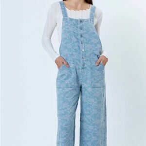 Storia Women's Light Blue Denim Overalls Size M